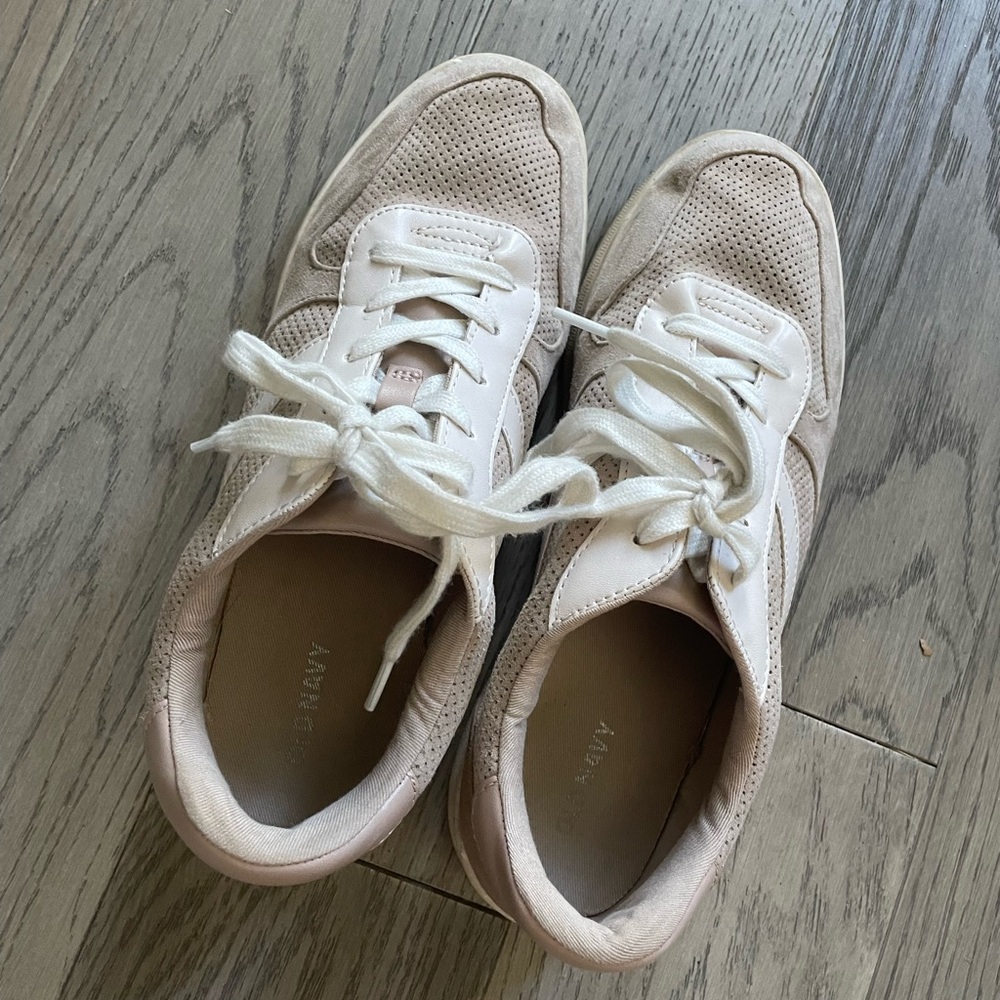 Old Navy Women’s Soft-Brushed Faux-Suede Sneakers